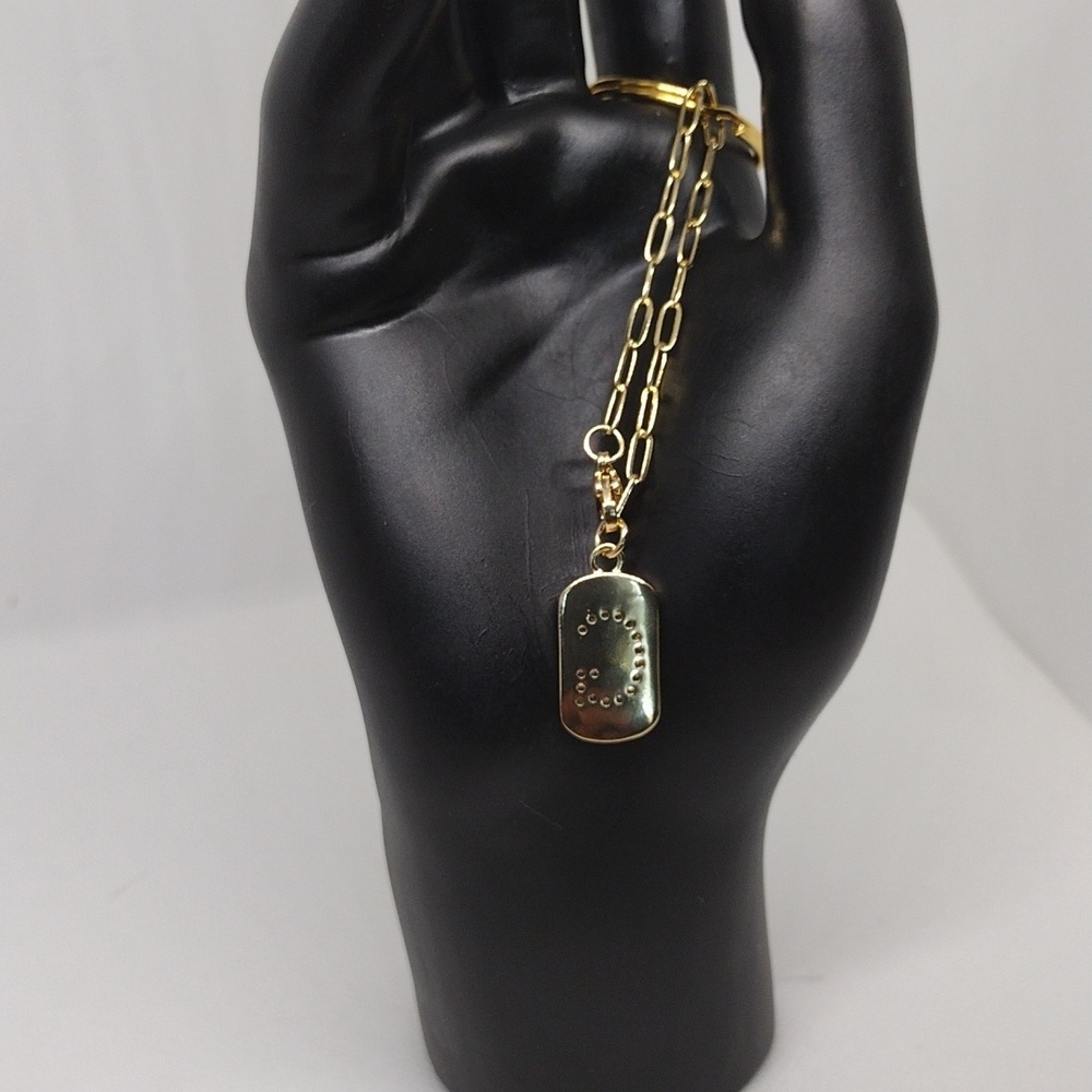 Elegant Gold Keychain with Stylish ‘G’ Pendant – Perfect Gift - Picture 2 of 3
